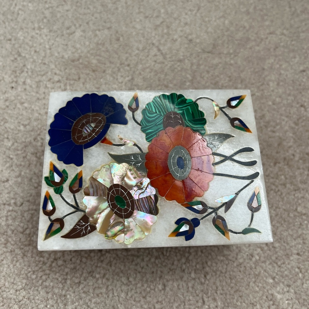 Vintage India made Inlaid Floral marble jewelry box